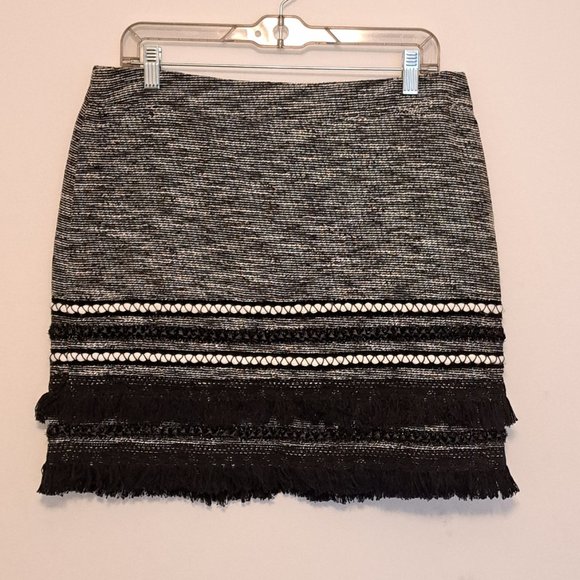 H & M Textured Black Fringe Skirt Size 14 NWT - Picture 3 of 8